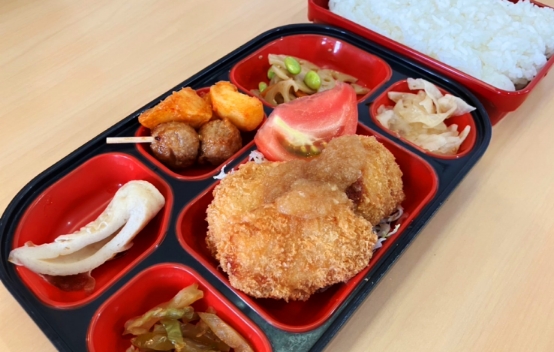 昼食は無料提供
